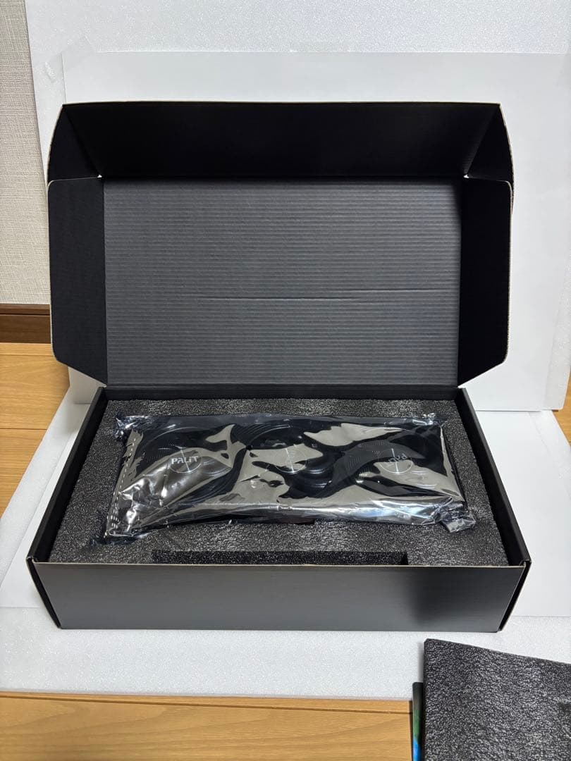 PALIT GeForce RTX 5060 Ti 16GB 中古美品