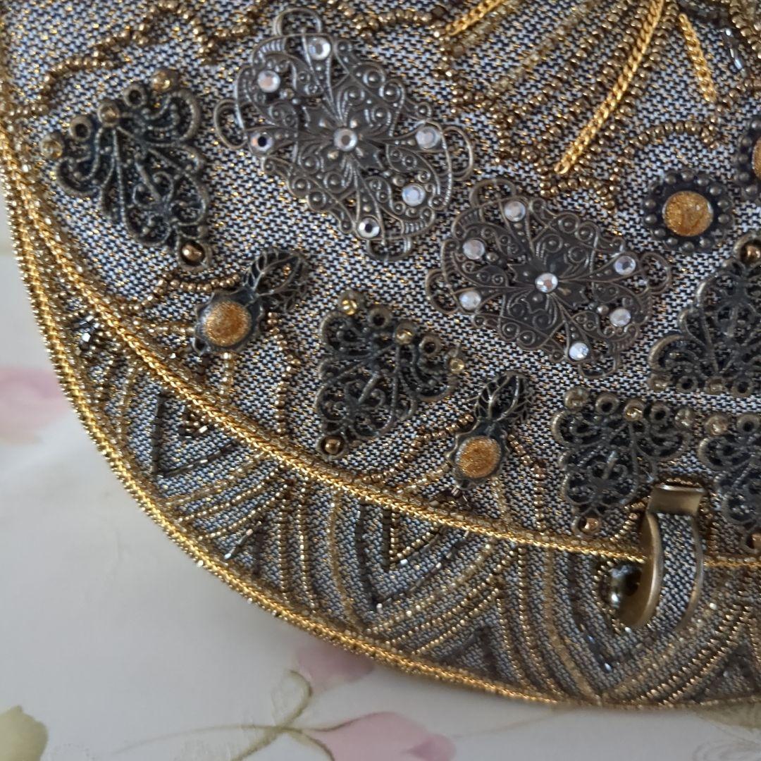 ルミーはしもと　ビーズ刺繍 半月型パーティーバッグ