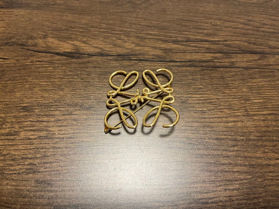 LOEWE ロエベ ブローチ ゴールド