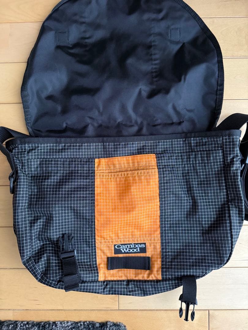 アクセサリー what's up SHOULDER BAG BLACK