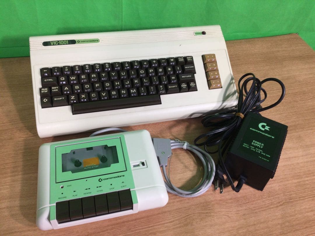 Commodore VIC-1001 コンピュータ