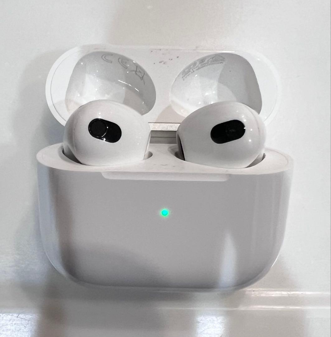 Apple AirPods第3世代 充電ケース付き