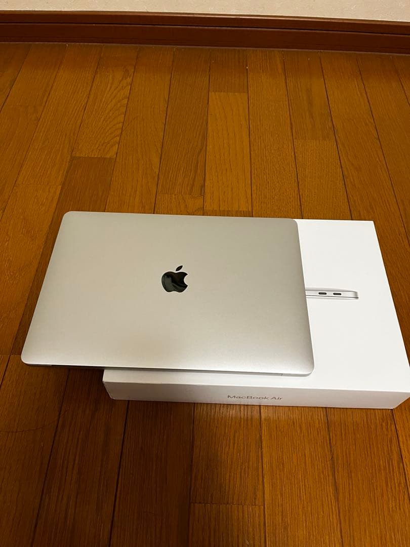 Mac book air m1 8メモリ 256GB シルバー 箱 充電器あり