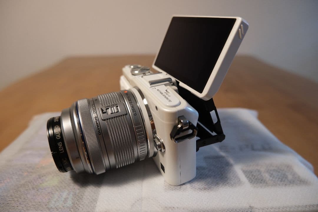 OLYMPUS E-PL6 ミラーレス一眼カメラ