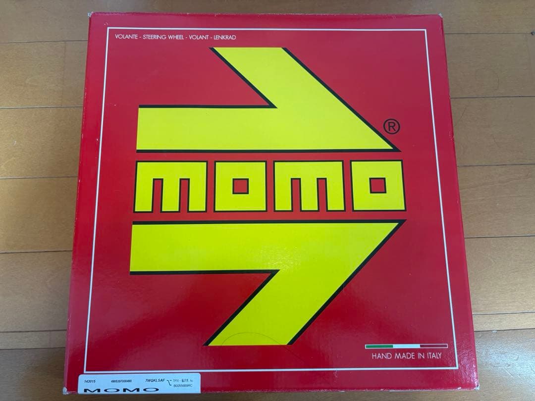momo TUNER ステアリング