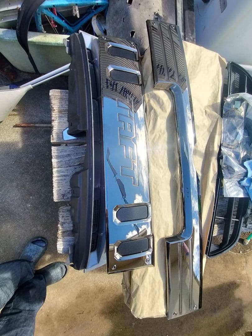 タフト　ボンネットグリル、リアゲートガーニッシュセット、ブラックメッキ