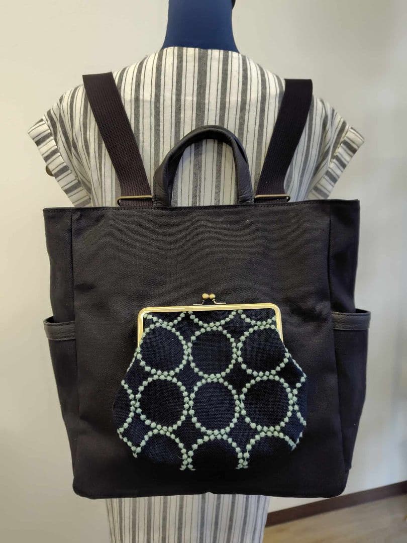 ミナペルホネン/タンバリンネイビー×LBがま口ポケット/A4トートリュック