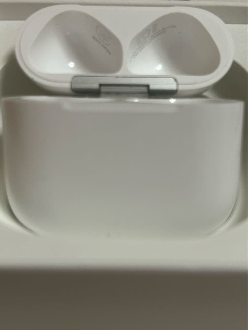 Apple Airpods4 アクティブノイズキャンセリング　ESRケース付き