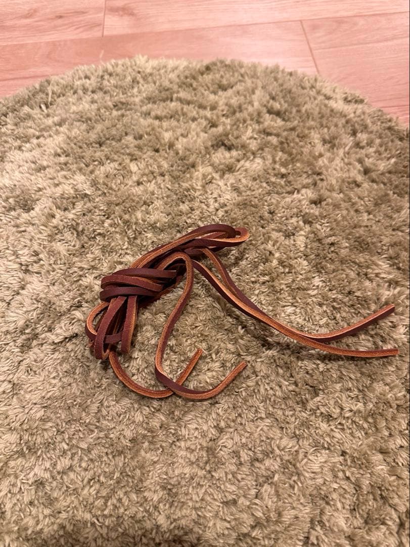 ベージュ スエード モカシン