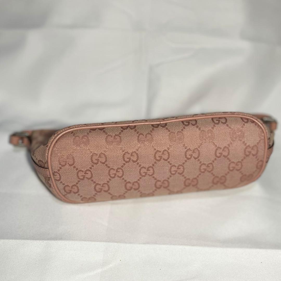 Gucci ピンク ロゴパターン クラッチバッグ