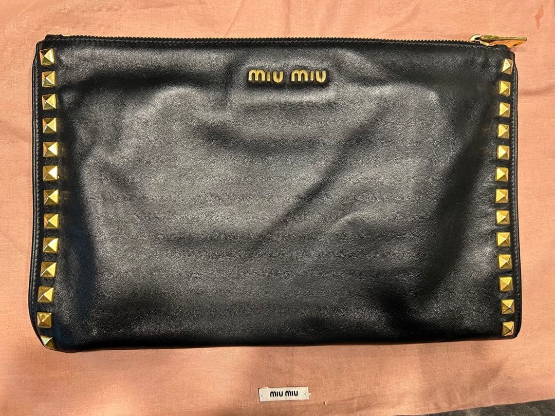 ミュウミュウ　スタッズ　クラッチバック