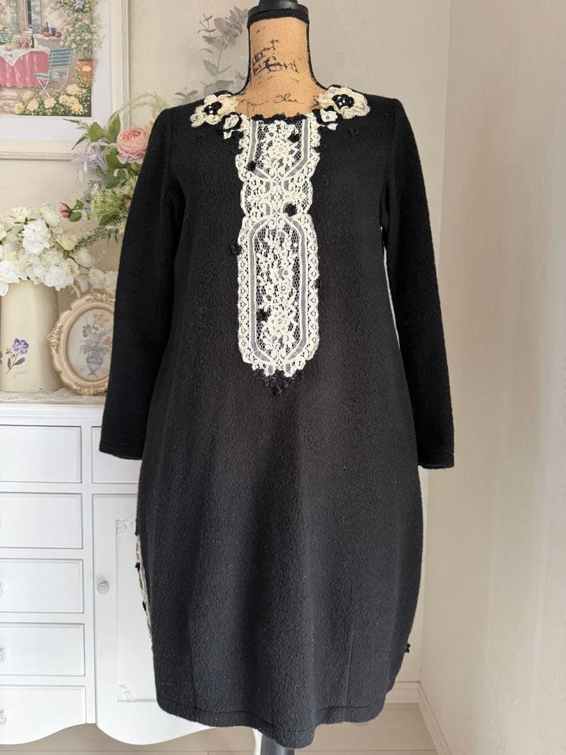 アミティエ ☆ふっくら起毛でレーシーなワンピース☆ブラック