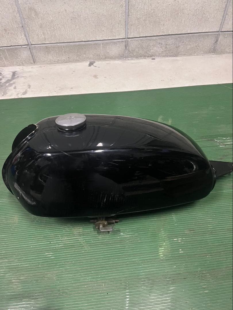 YAMAHA SR400用　YB1タンク　黒