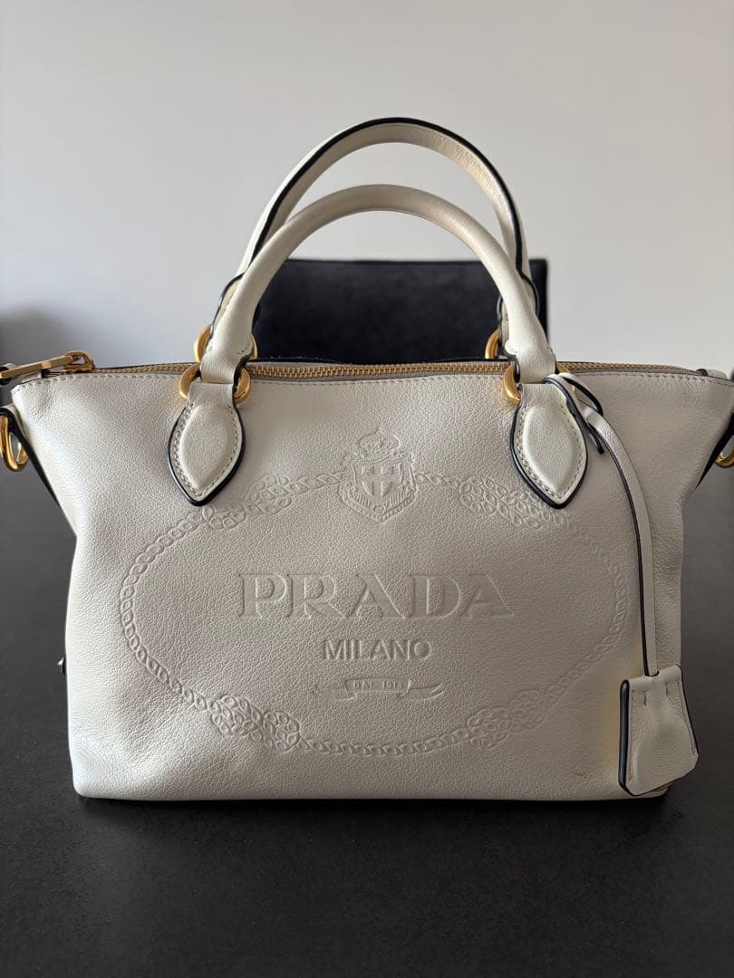 【美品】PRADA ホワイトレザーハンドバッグ