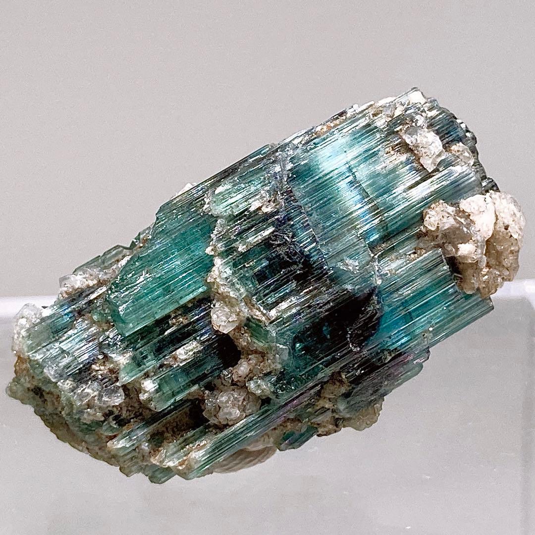 プ*ト様 トルマリン　原石　鉱物標本　200