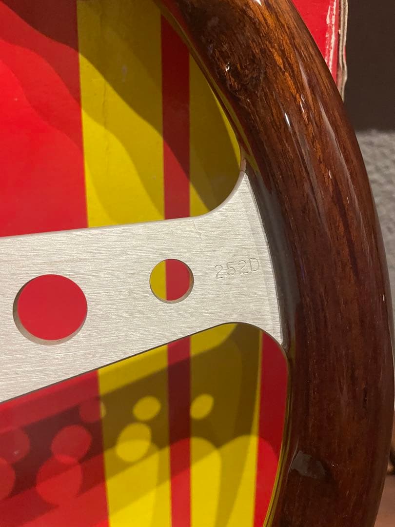 モモステアリング HERITAGE LINE INDY350mm HL-05