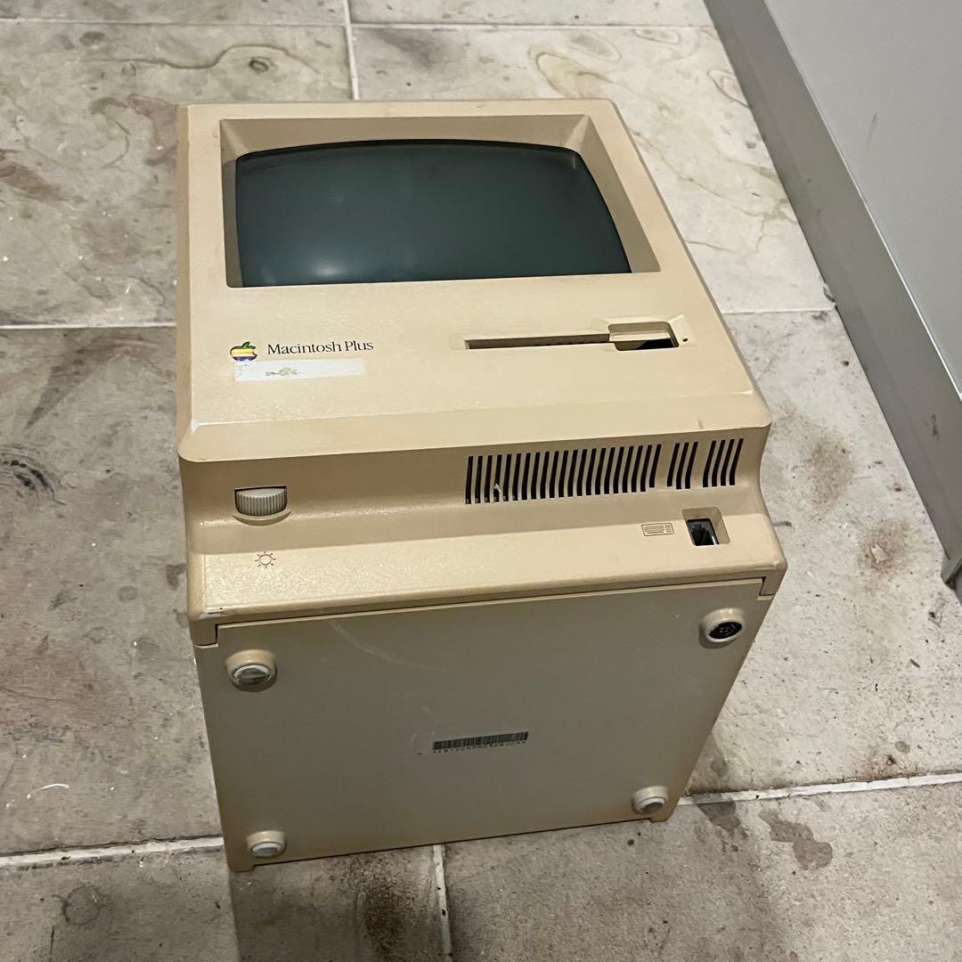 Apple　Macintosh Plus 1Mb