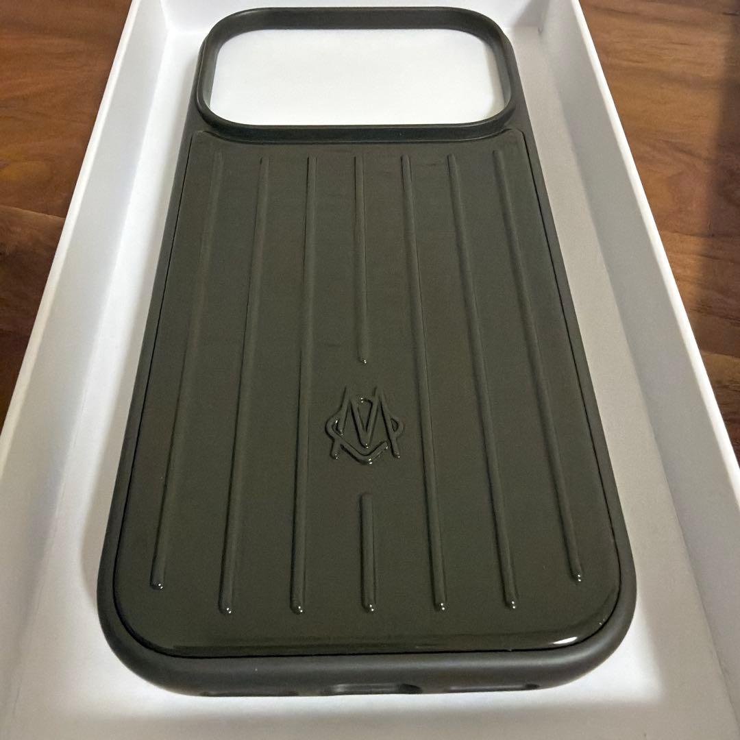 RIMOWA iPhone 17 Pro MagSafe ケース スレートグレー