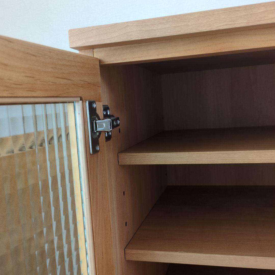 ガラスキャビネット