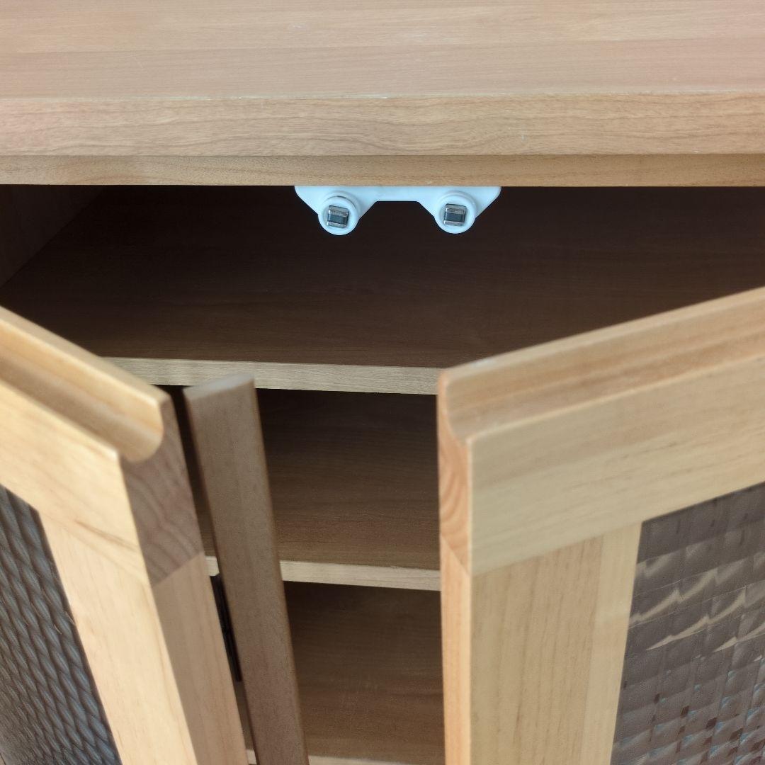 ガラスキャビネット