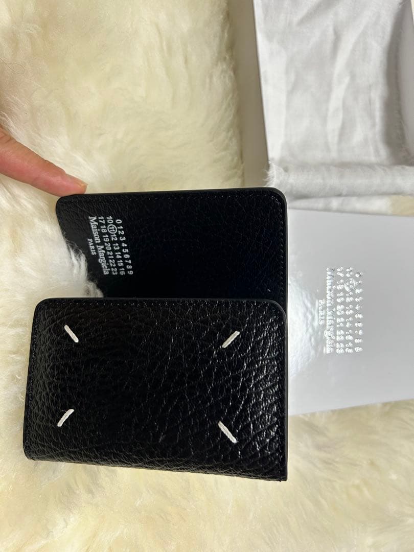 ブラックレザーキーケース スタッズ付き