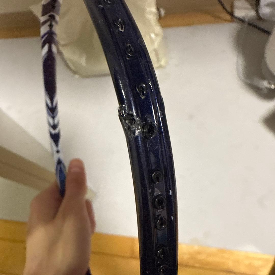 ASTROX 100ZZバドミントンラケット4U5 ジャンク品