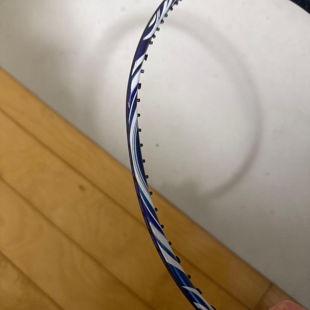 ASTROX 100ZZバドミントンラケット4U5 ジャンク品