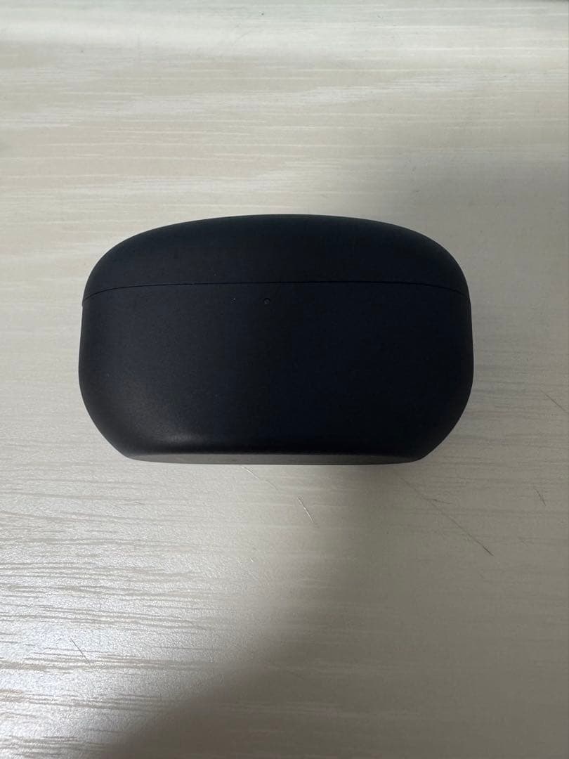 SONY WF-1000XM5 ケースと片方のイヤホン