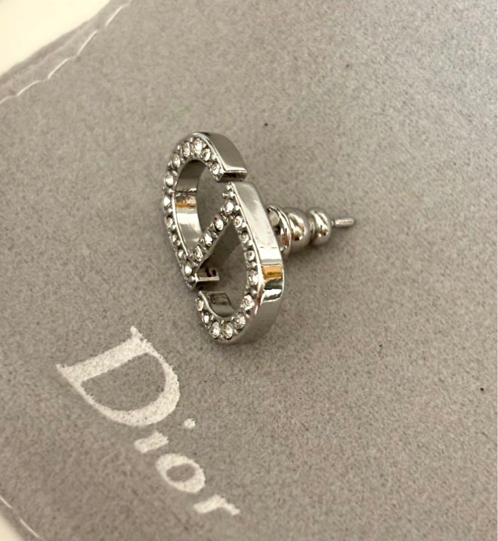 Dior スタッドピアス　シルバー