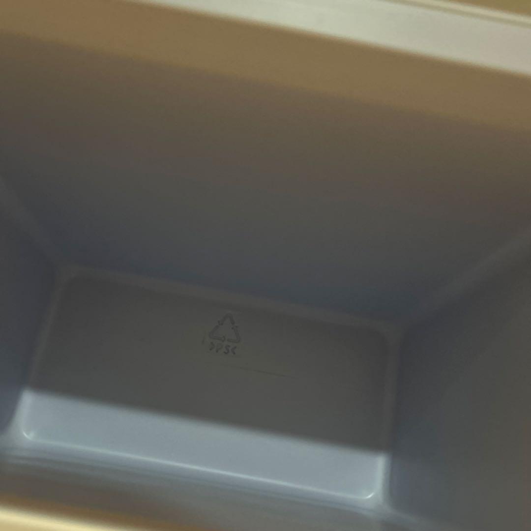 【美品】アイリスオーヤマ　冷凍冷蔵庫　81リットル　AF81-W　右開き