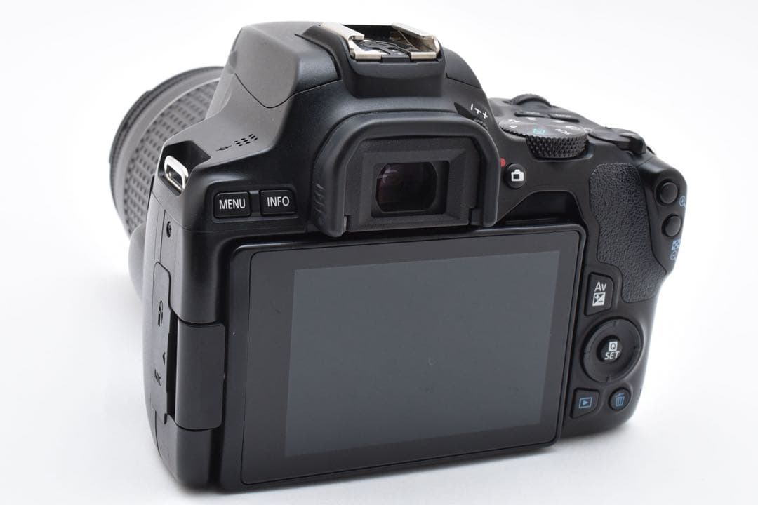 デジタルカメラ Canon EOS Kiss X10 / CANON EF 28-80mm