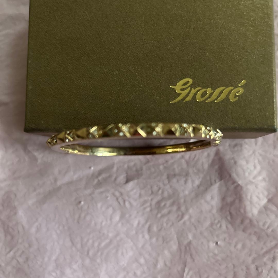 グロッセ、バングル