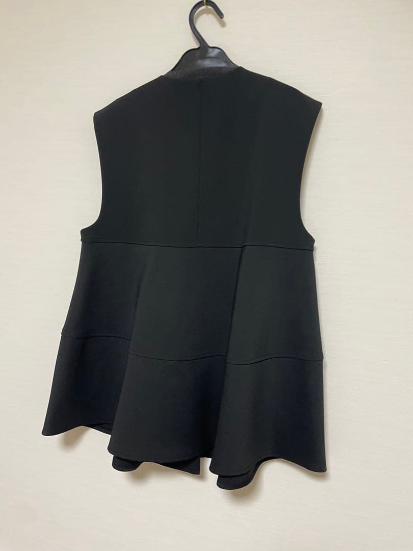 Aga ペプラムジレジャケット 9号　ブラック