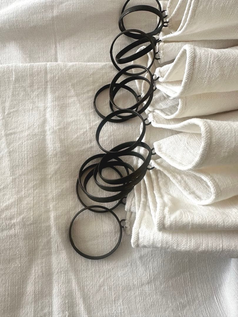 超大判アンティークリネンで仕立てたずっしり重い素敵なカーテン