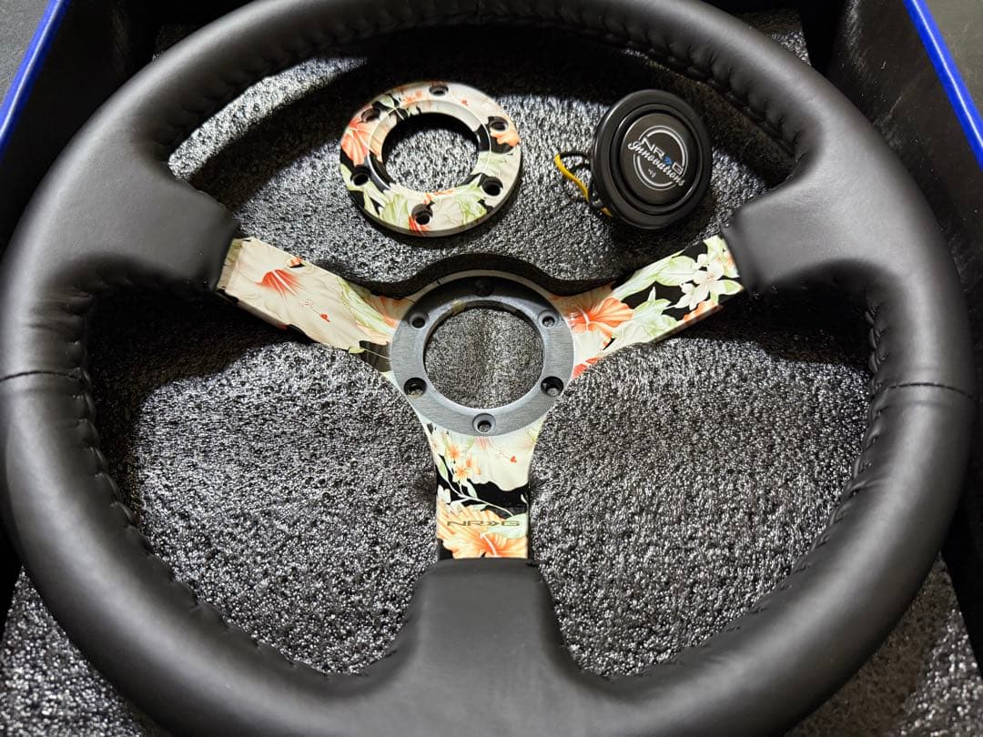 週末限定価格✩NRG ステアリング 廃盤 ハイビスカス