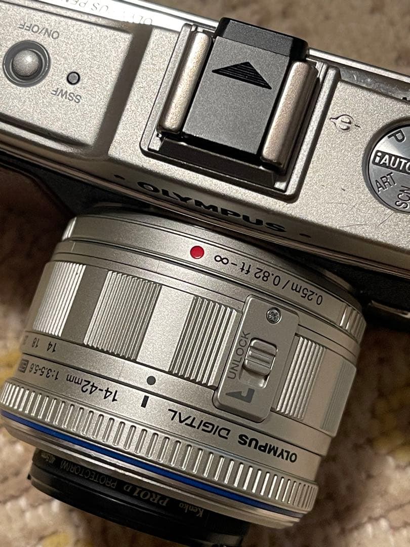 オリンパス OLYMPUS PEN E-P2本体＋レンズ2個＋バッテリー＋充電器