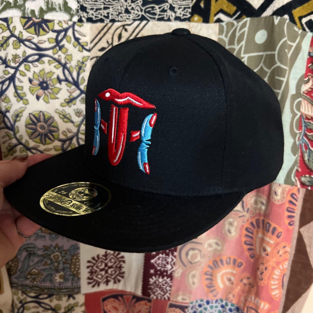 野性爆弾クッキー監修 ブティック紫歯茎 キャップ