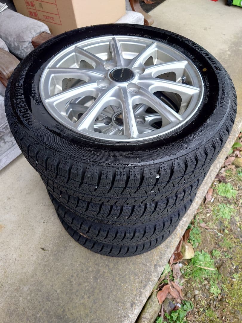 スタッドレスタイヤにアルミ付き165/65R14ブリジストン軽自動車用４本セット