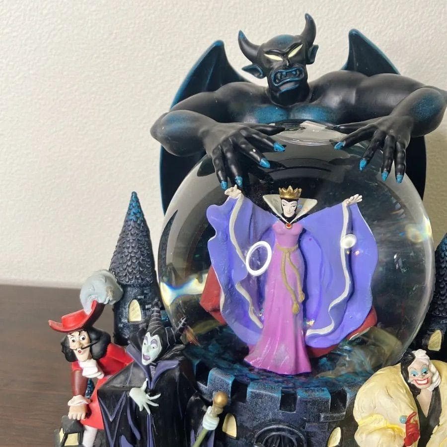 ディズニー⭐︎ヴィランズ スノードーム オルゴール付♪
