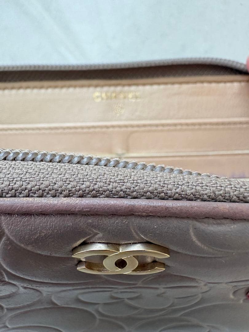CHANEL フラワーエンボス 長財布 グレージュ