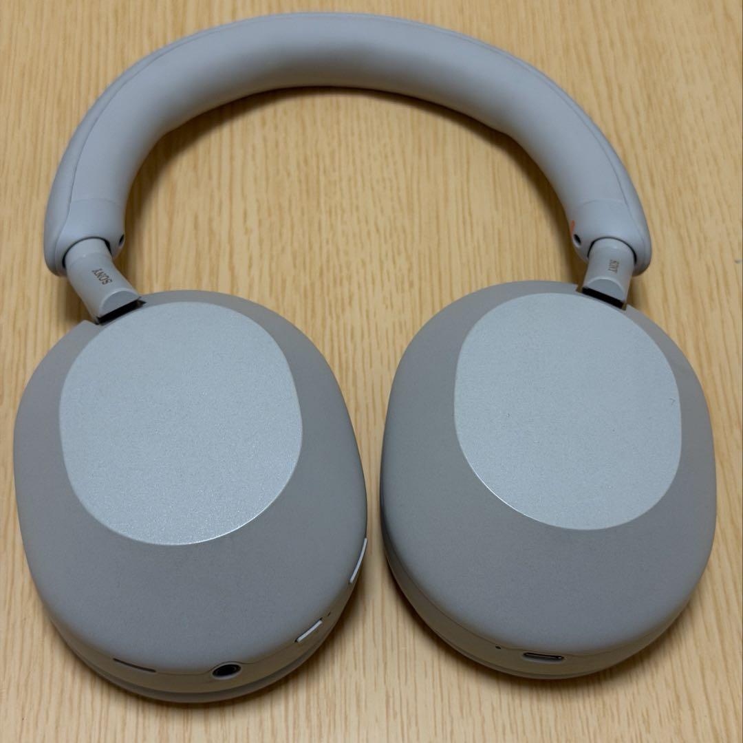 SONY ワイヤレスヘッドホン WH-1000XM5（ホワイト）