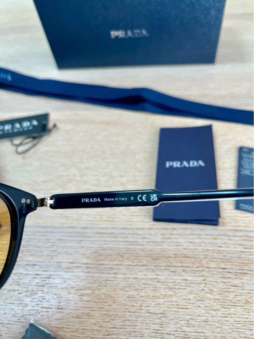 未使用品 正規品 PRADA プラダ SPR17Y AAV-07M サングラス