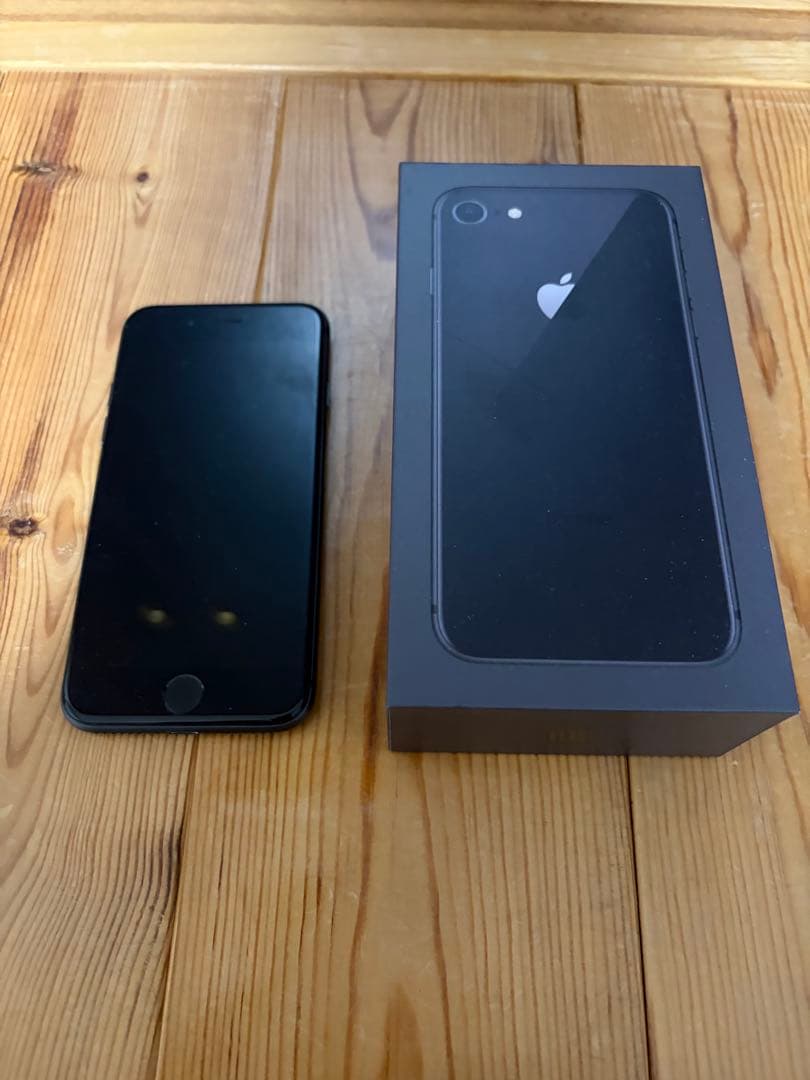 Apple iPhone 8 64GB バッテリー交換済み