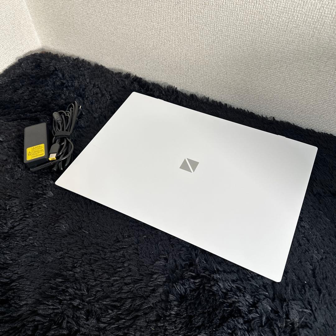 美品 NEC ノートPC PC-N153CEAW ホワイト LAVIE