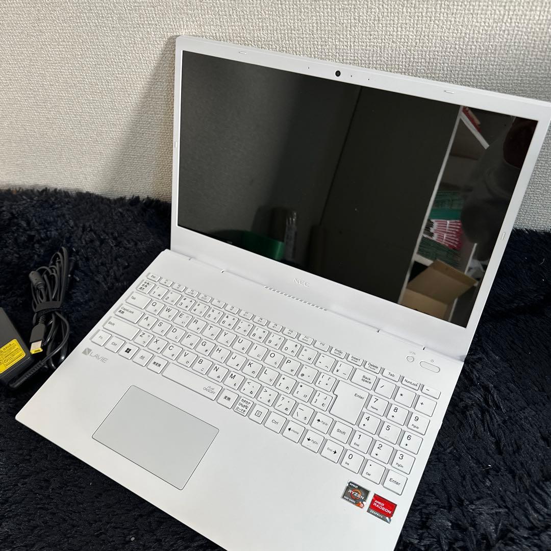 美品 NEC ノートPC PC-N153CEAW ホワイト LAVIE
