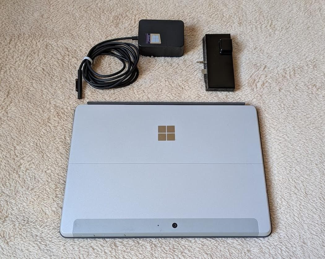 Microsoft Surface Go 【お得なドッキングステーション付】