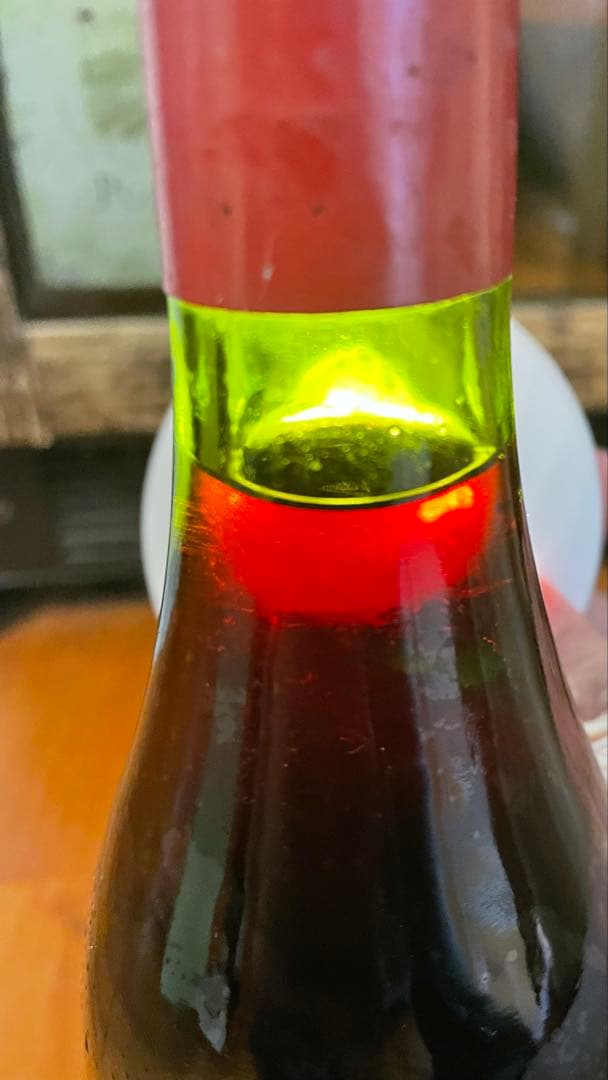 1996年ヴォルネイ1級シャンパン　マルキ・ダンジェルヴィル