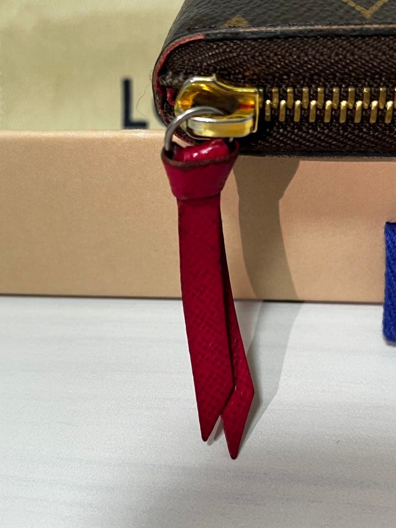 ルイヴィトン 長財布 ラウンドファスナー ポルトフォイユクレマンス フューシャ