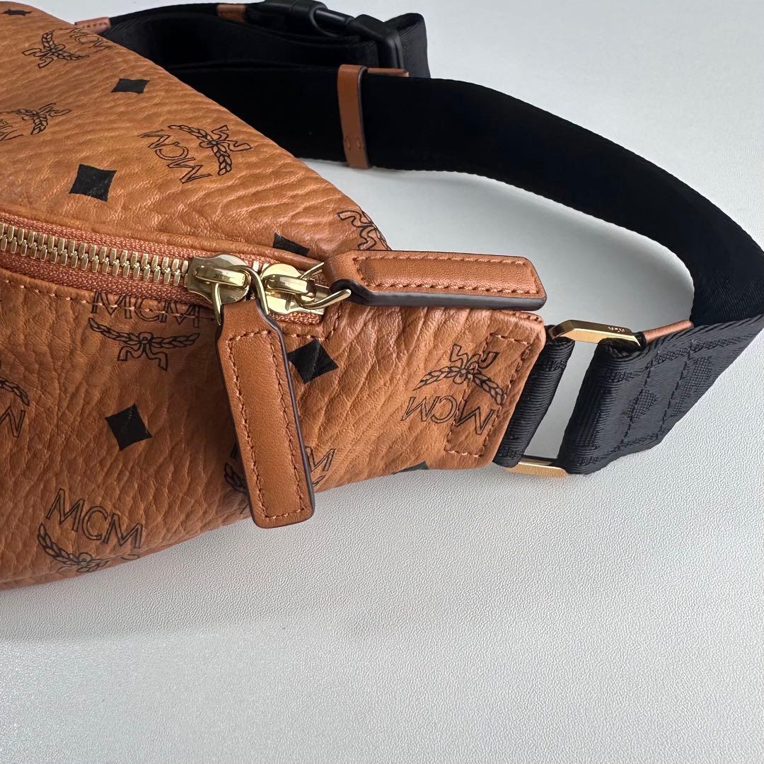 『美品』MCM ボディバッグ ブラウン レザー 036Y