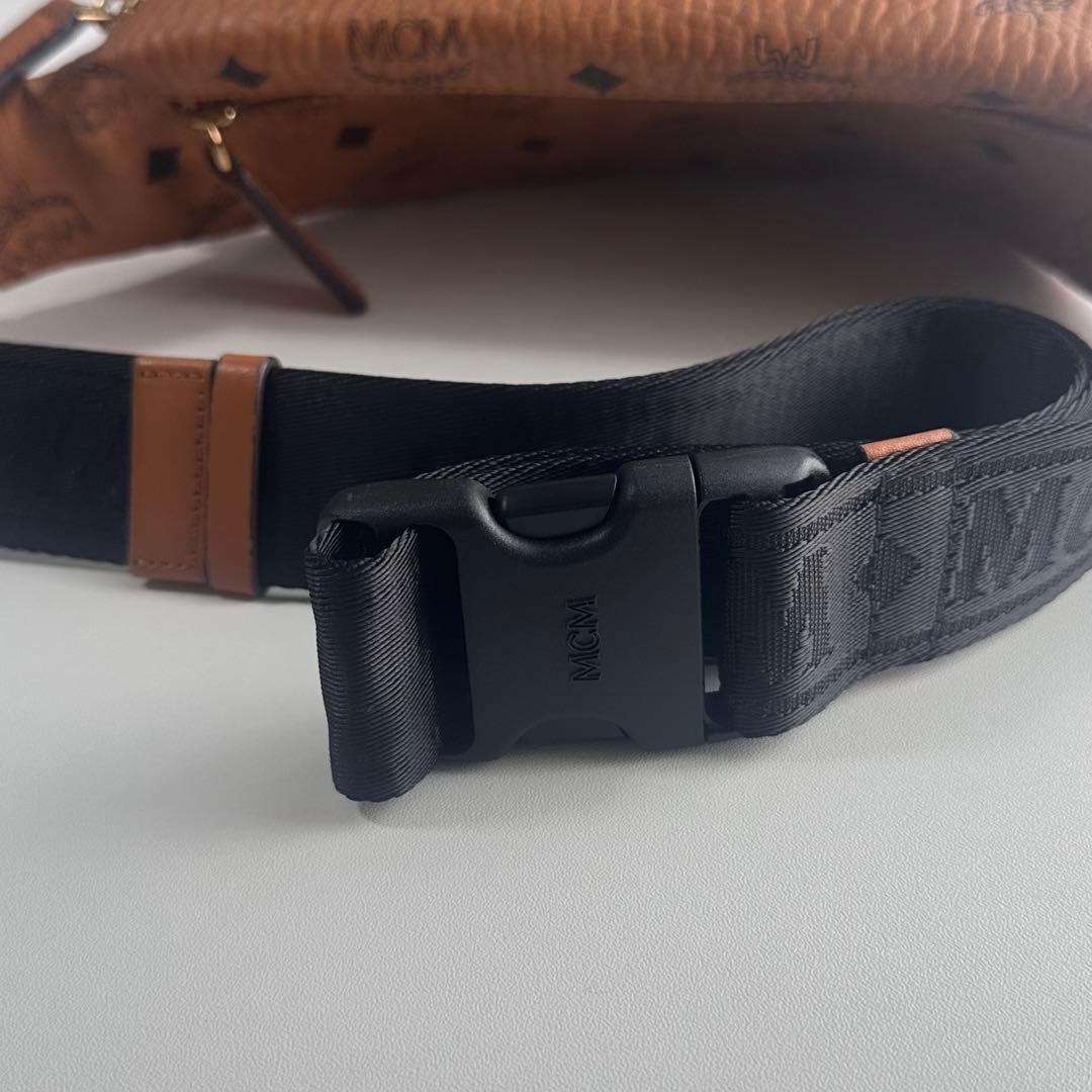 『美品』MCM ボディバッグ ブラウン レザー 036Y